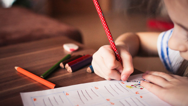 Cara Mengajari Anak Menulis yang Rapi dan Bagus